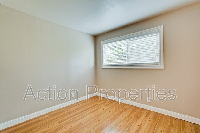 Building Photo - 1963 Landess Ave