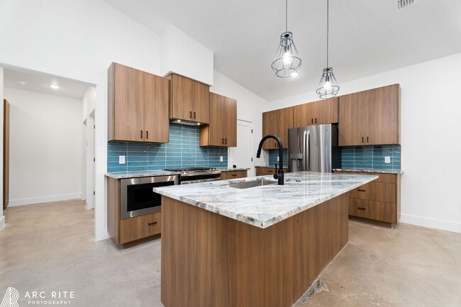 Building Photo - Pre-Leasing Fall of 2026!! Luxury Homes!!