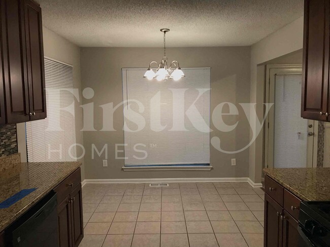 Building Photo - 120 Cinnamon Fern Cir