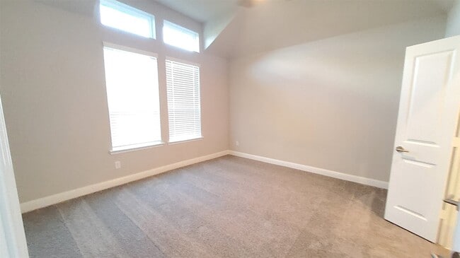 Building Photo - 2106 Grapewood Ln