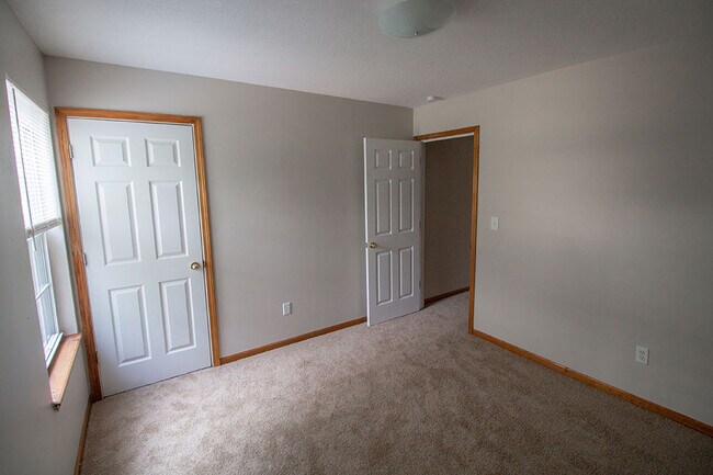 Building Photo - 1321 Godas Cir