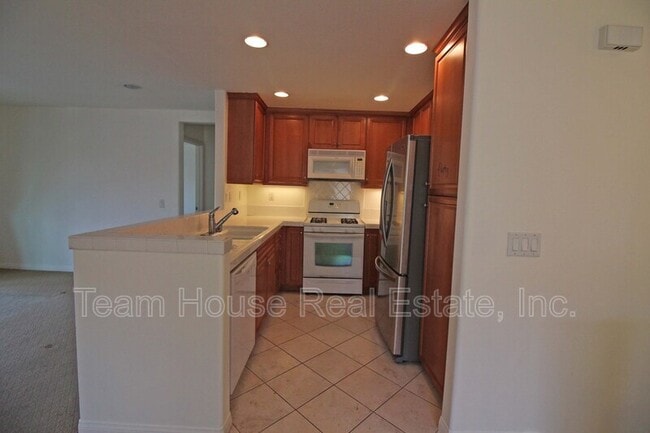 Building Photo - 28440 Mirabelle Ln