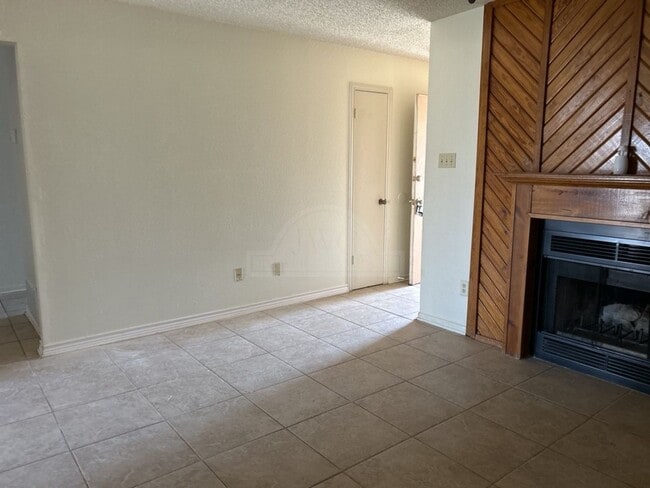 Building Photo - 206 Sorrell Dr