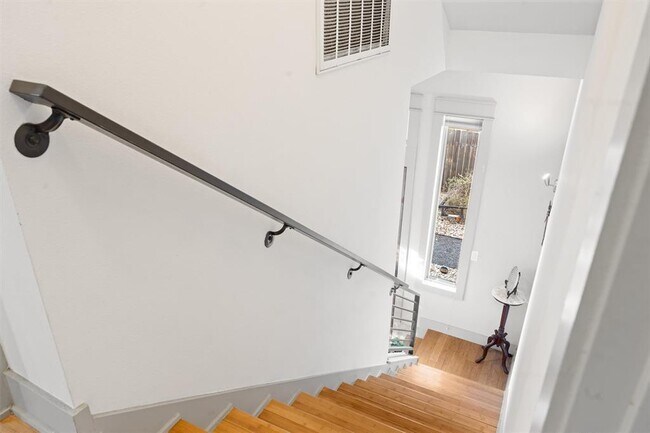 Building Photo - 5007 Delores Ave