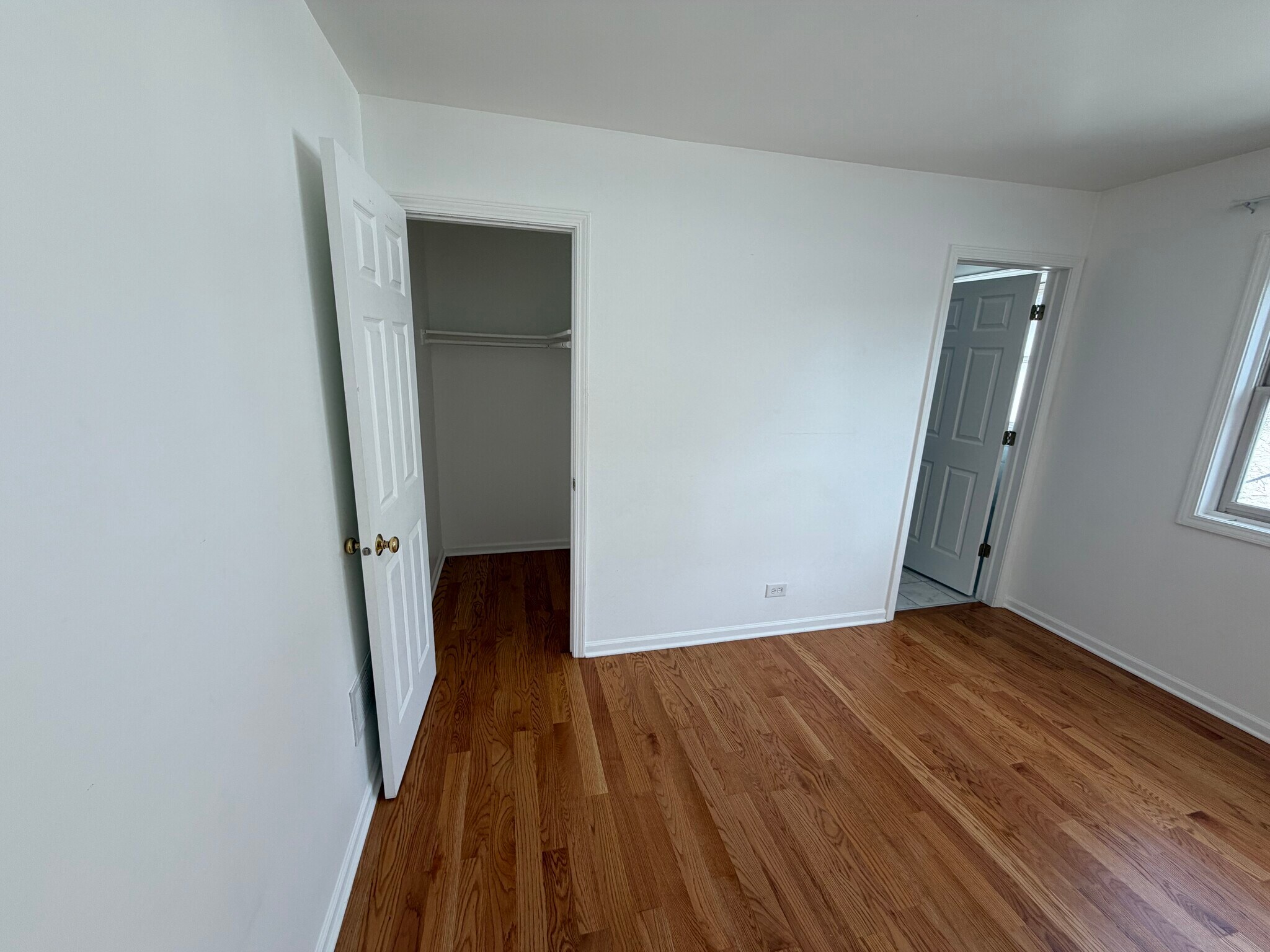Master Bedroom walk-in closet - 2833 Auxplaines Ave