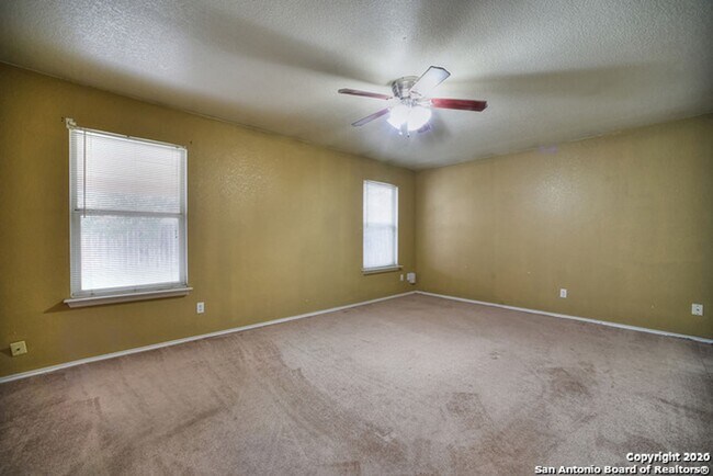Building Photo - 3 Bedroom/2 Bath Mission Creek Subdivision