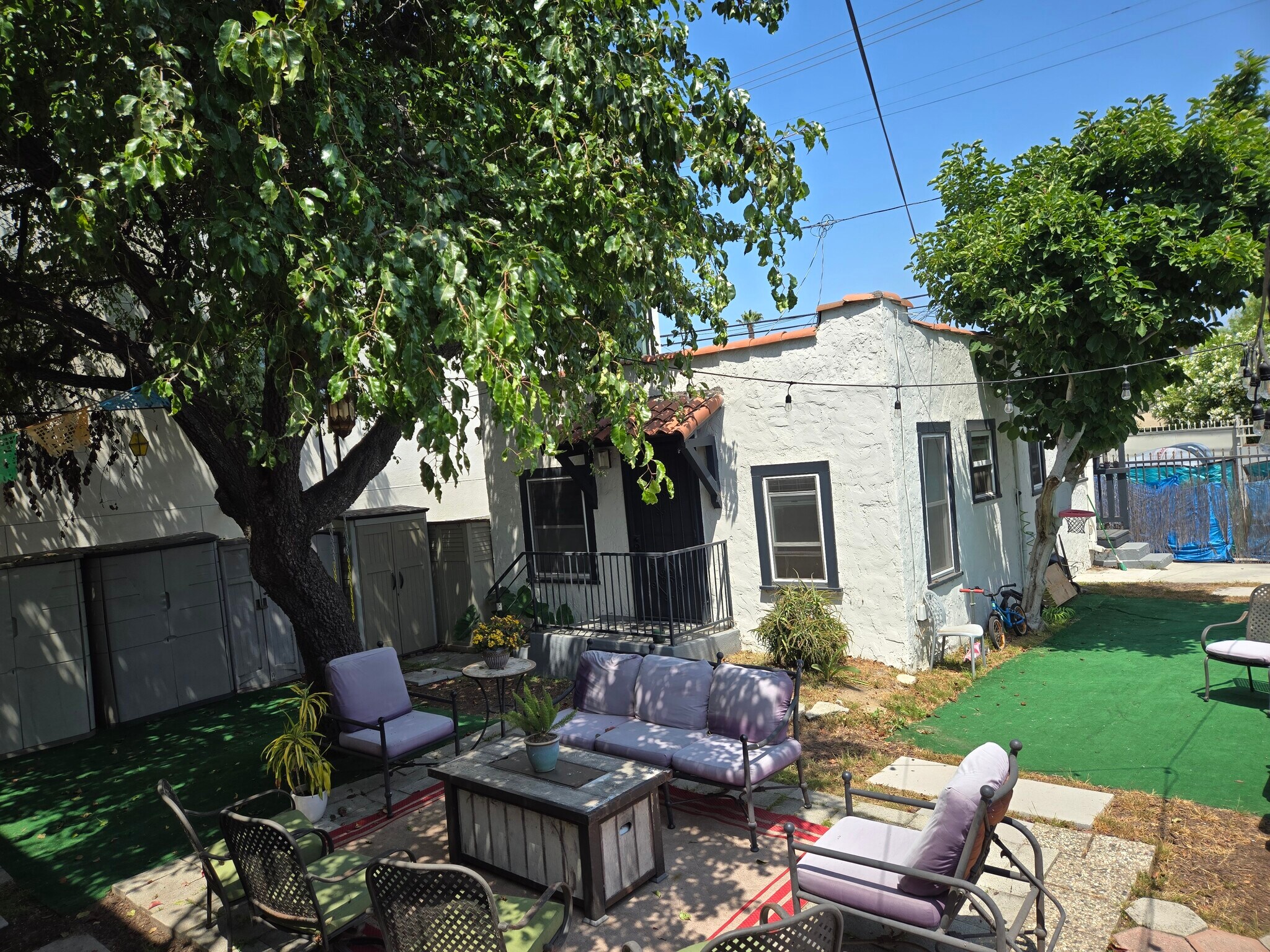 Building Photo - 613 Broadway St