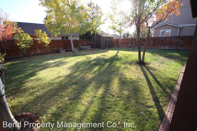 Building Photo - 4 br, 2.5 bath House - 2884 SW Obsidian Lane