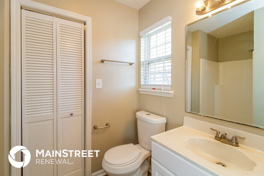 Building Photo - 7913 Kenhurst Dr