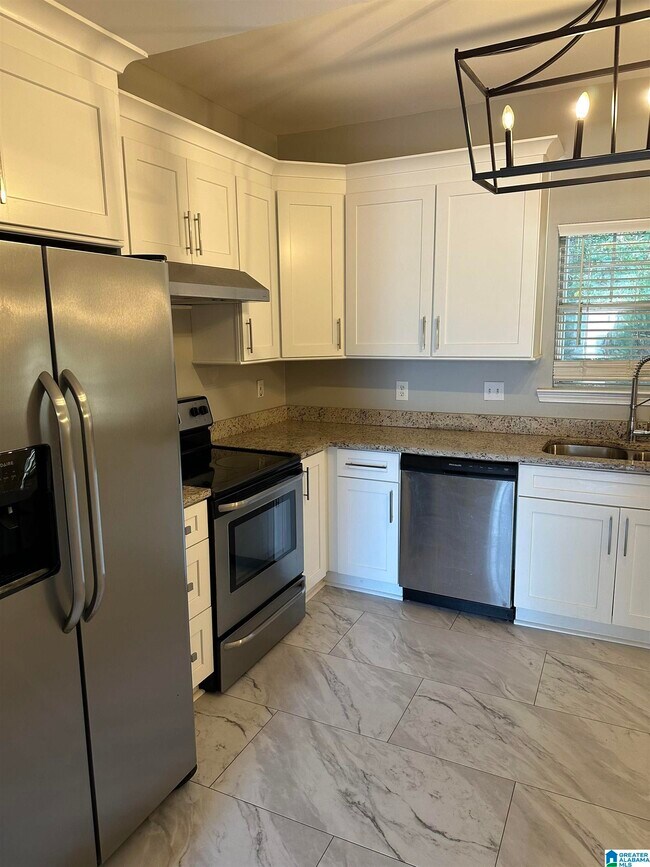 Building Photo - 407 Cambrian Ridge Dr