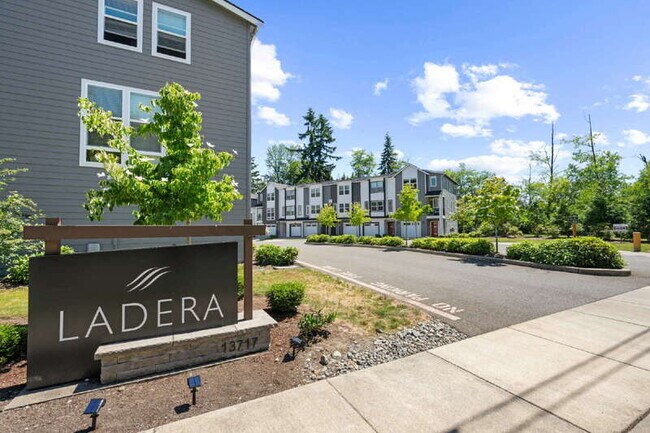Building Photo - 13717 Admiralty Way