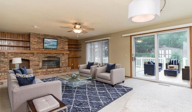 Building Photo - LARGE AND SPACIOUS, YET COZY AND QUAINT RANCH STYLE 4 BD, 3 BA HOUSE WITH DOUBLE ATTACHED GARAGE,...