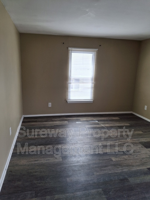 Building Photo - 12 W Wayne Terrace