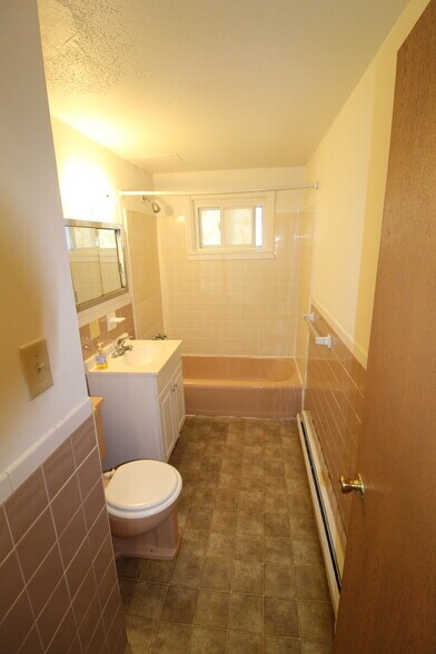 Building Photo - 340 Park Ave