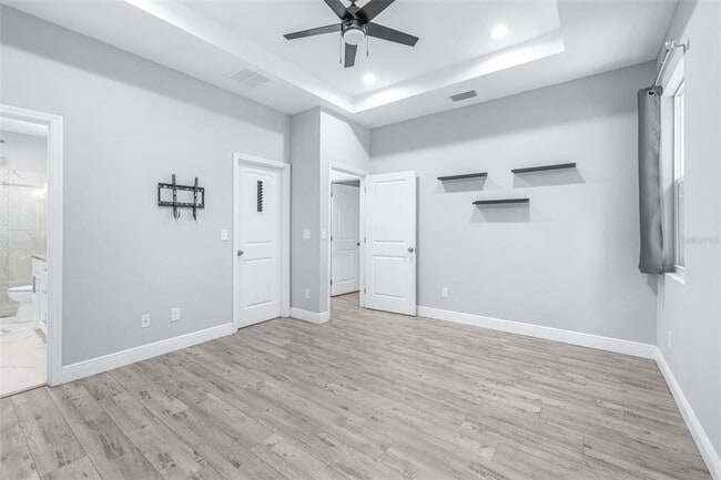 Building Photo - 1505 E North Bay St