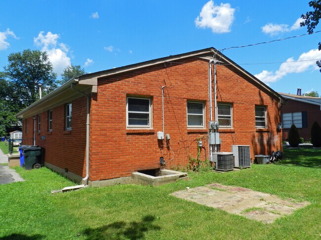 Building Photo - VAT1980