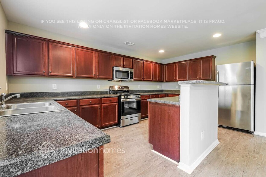 Building Photo - 2828 Farmstead Ct