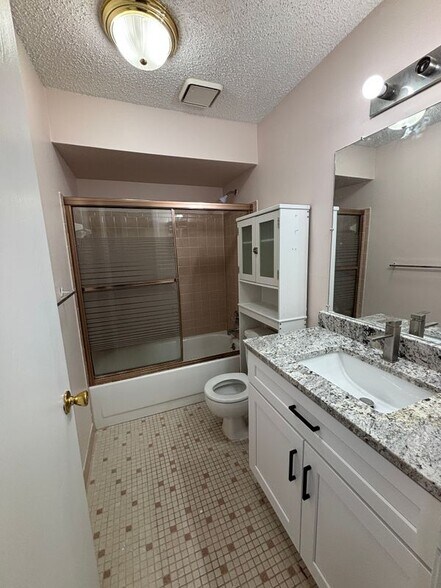 Building Photo - 15140 Seagull Dr