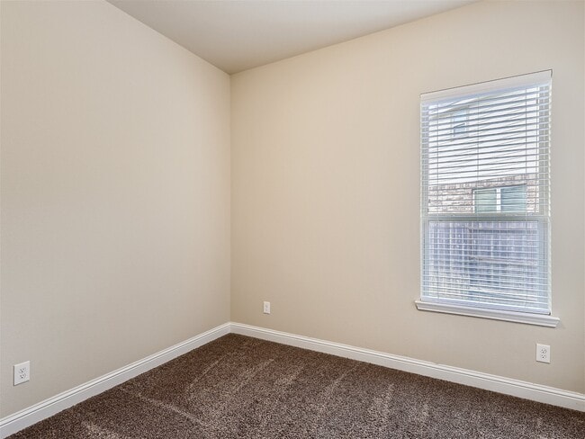 Building Photo - 18839 Fox Kestrel Trl