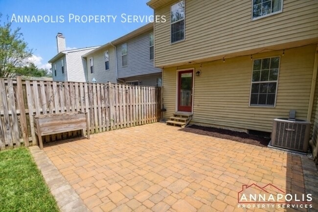 Building Photo - 571 Quaker Ridge Ct