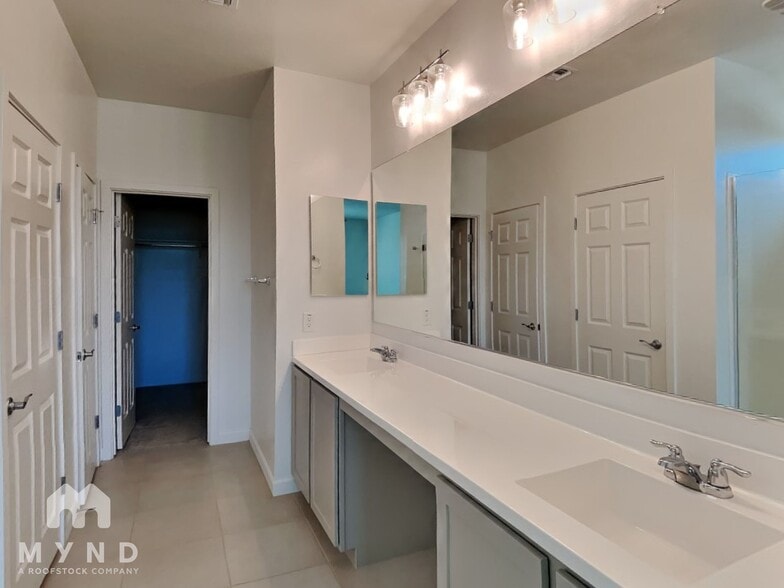 Building Photo - 22719 E Estrella Rd