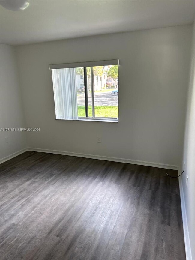 Building Photo - 2931 SE 13th Ave