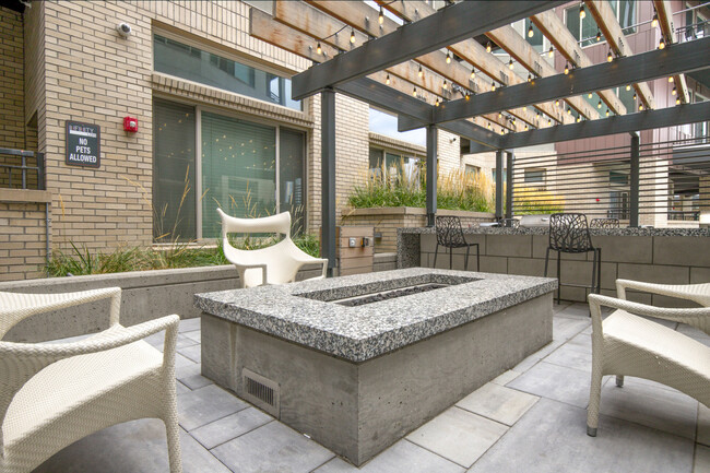 Building Photo - 2298 W 28th Ave