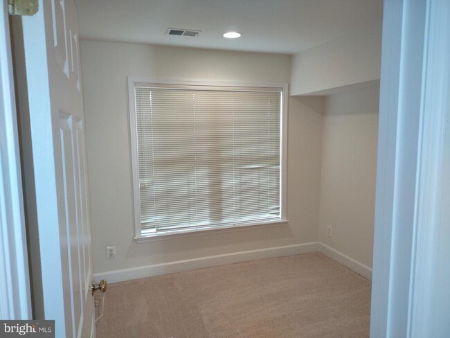 Building Photo - 2475 Terra Cotta Cir