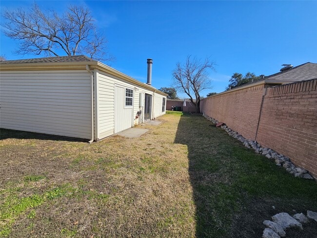 Building Photo - 8319 Wind Veil Dr