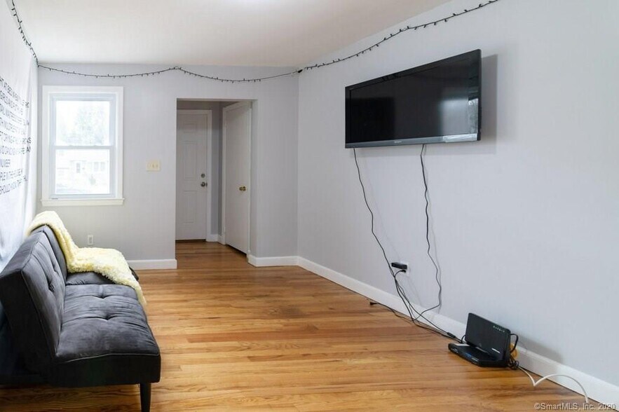 Building Photo - 100 Waller Rd