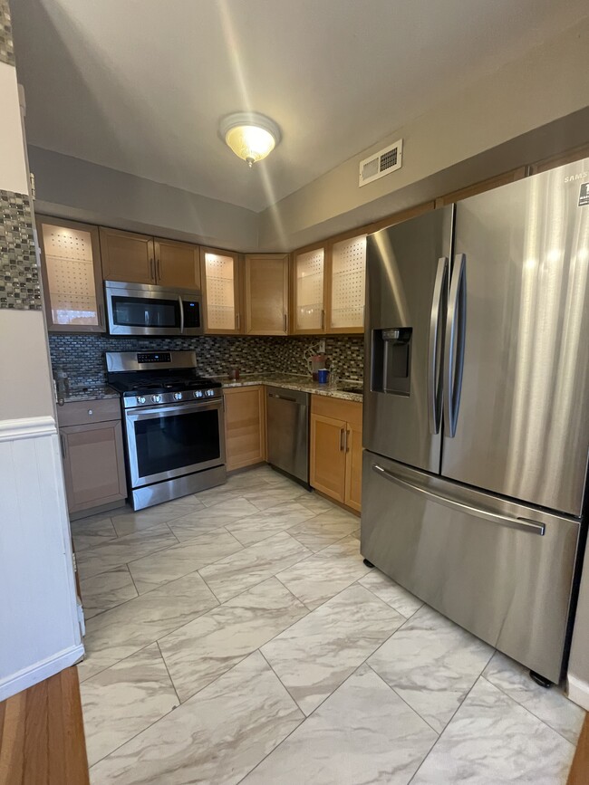 19 Wolkoff Ln - 19 Wolkoff Ln Staten Island NY 10303 | Apartment Finder