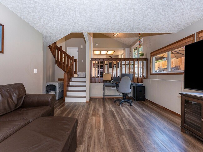 Building Photo - 11811 SE Koala Dr