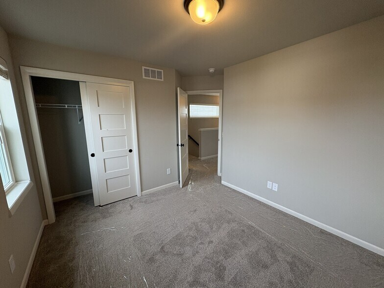Building Photo - 1598 Star Light Dr