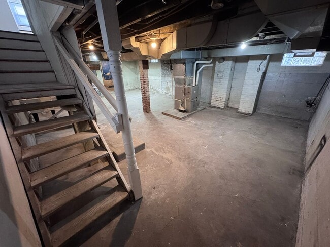 Building Photo - Gorgeous Fully Renovated 4-Bed 1-Bath House In Christy Park!!!