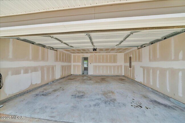 Building Photo - 116 Poplar Pass