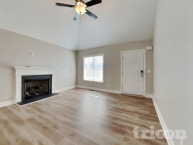 Building Photo - 282 Oxfordshire Dr