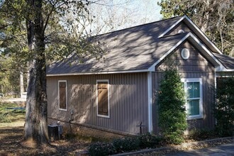 Building Photo - 407 2nd St