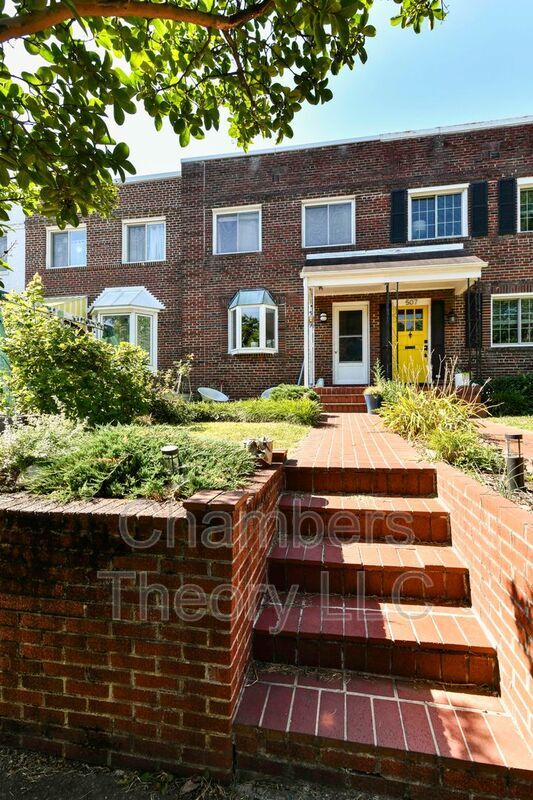 Building Photo - 509 E Luray Ave