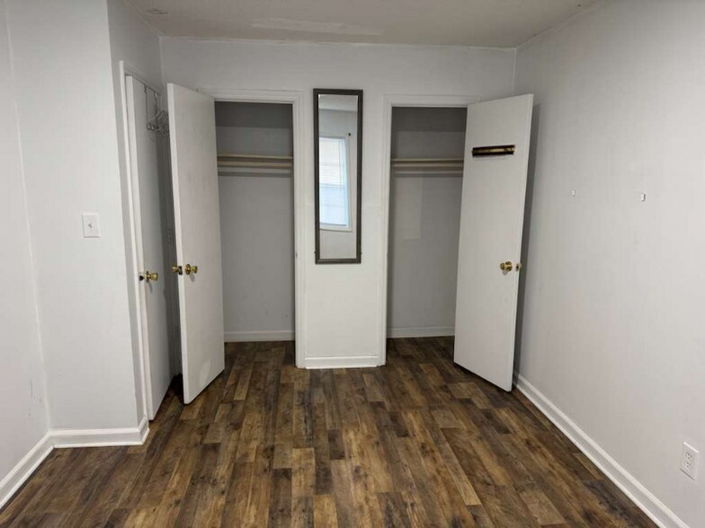 Building Photo - 6314 Wedgewood St