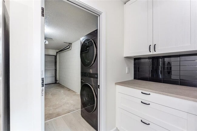 Building Photo - 104 N Glenwood Ave