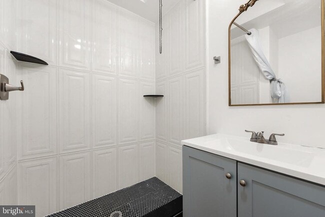 Building Photo - 4321 Palmetto St