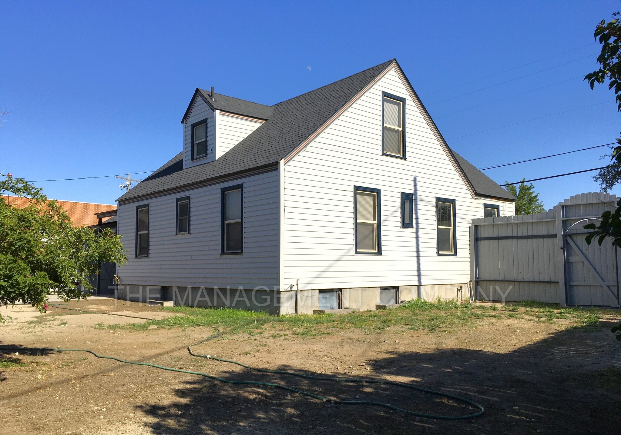 Building Photo - 576 Addison Ave W