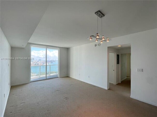 Building Photo - 253 NE 2nd St