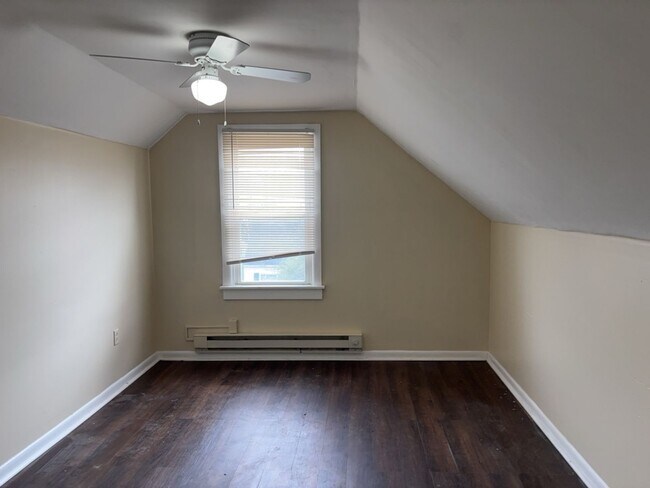 Building Photo - Spacious 5-Bedroom Home with Detached Garage