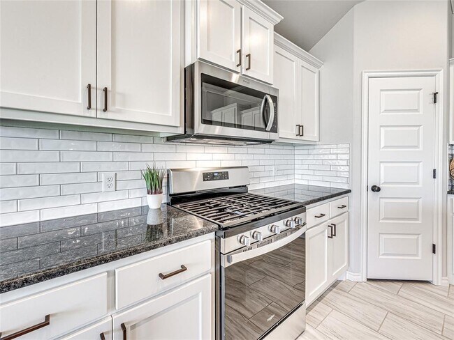 Building Photo - 526 Cherrybark Dr