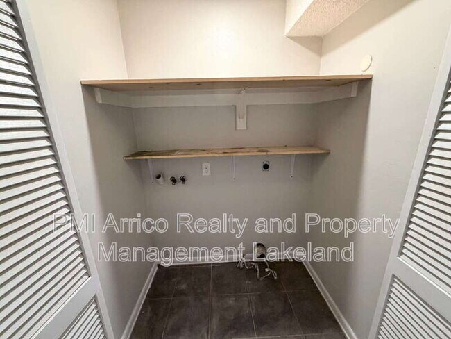 Building Photo - 3584 Raintree Cir