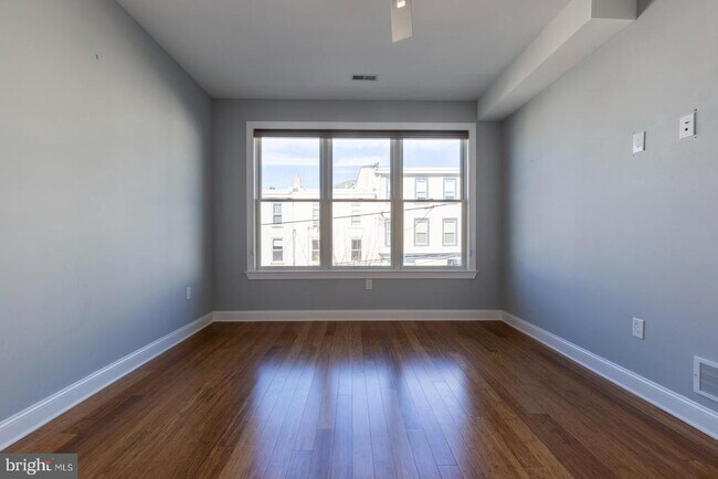 Building Photo - 153 Levering St