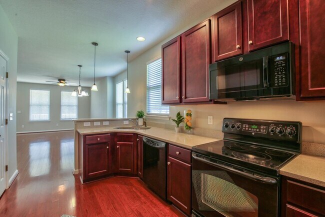 Building Photo - 4150 Four Oaks Blvd