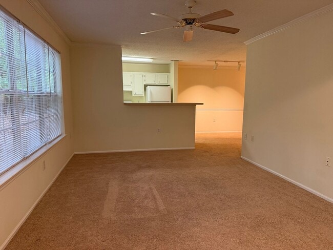 Building Photo - Private End Unit - First Floor - Reserve at Woodbridge