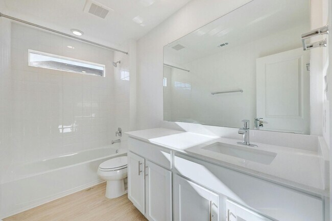 Building Photo - Modern Comfort in Avery Centre – Ready for You!